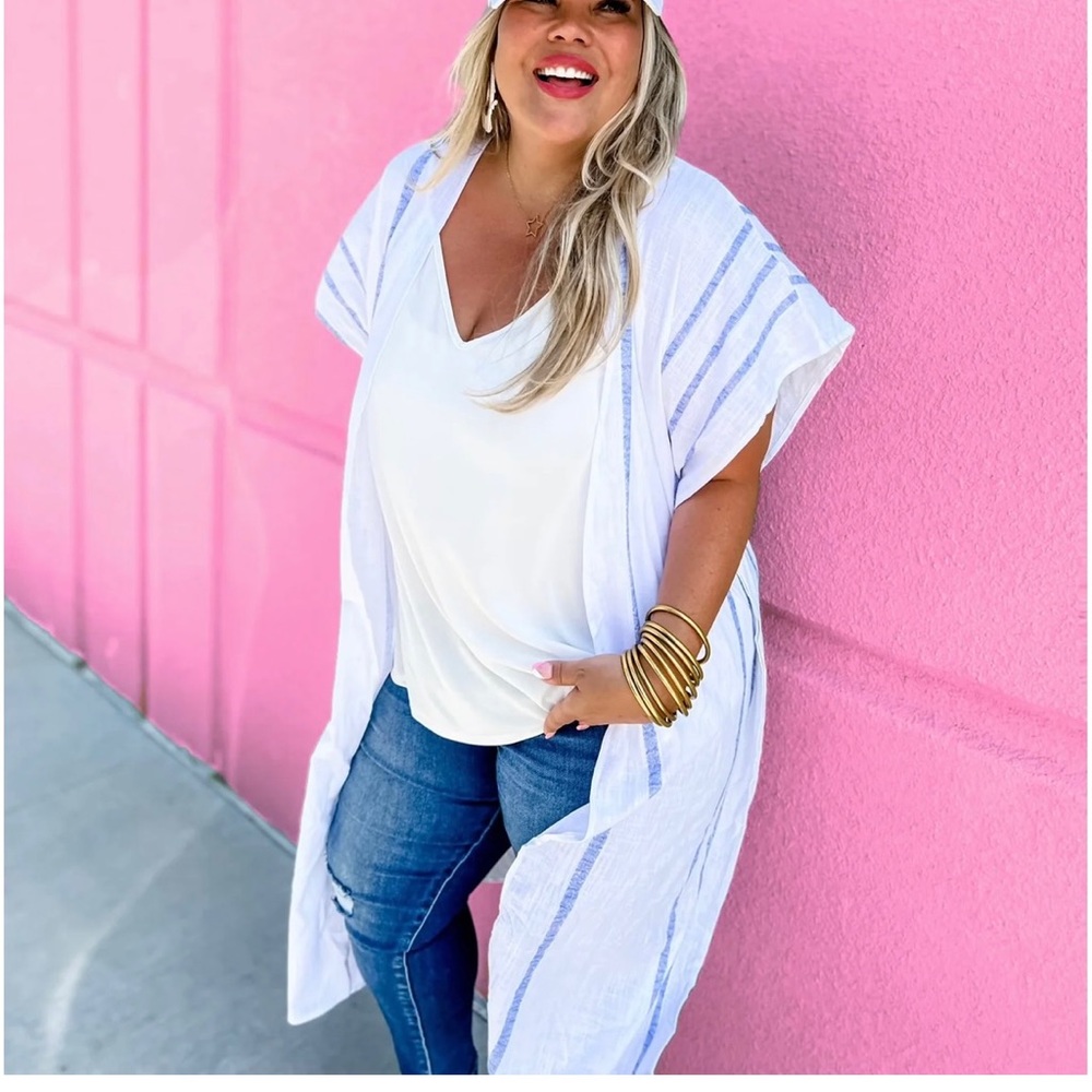 White w/blue stripes Kimono